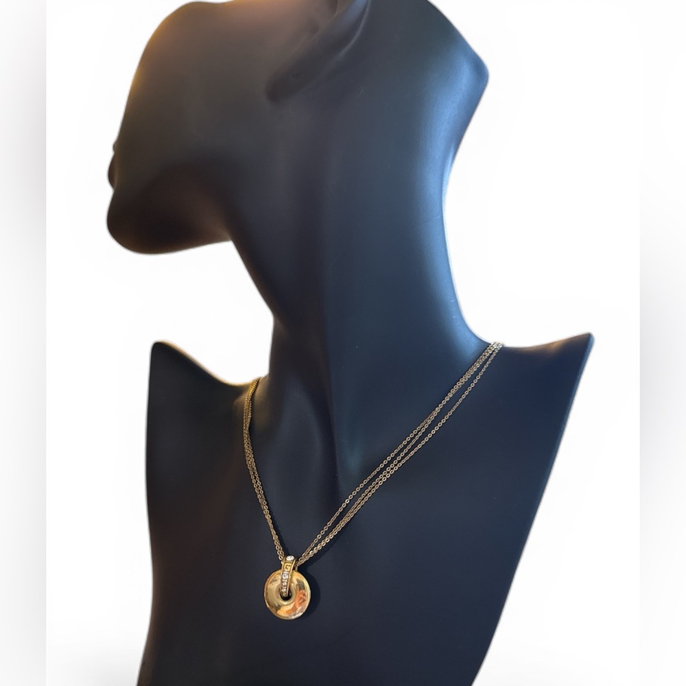 Givenchy Elegant Gold Pendant Necklace! Excellent condition!